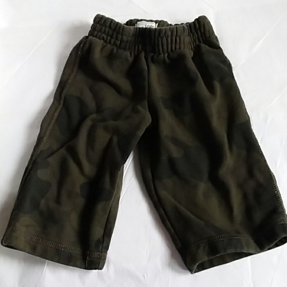 The children's place camo baby outfit - Picture 5 of 7